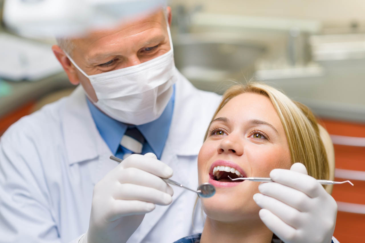 dentist-doctor-medical-product-patient-chin-1445997-pxhere.com
